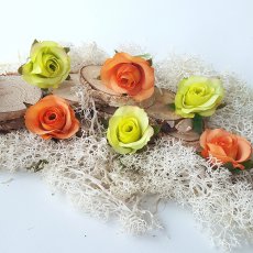 SHK-21 Kwiaty materiałowe - zielone i pomarańczowe z listkami