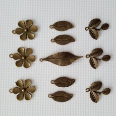 SHM-35 Zawieszki/charmsy kwiatki i liście