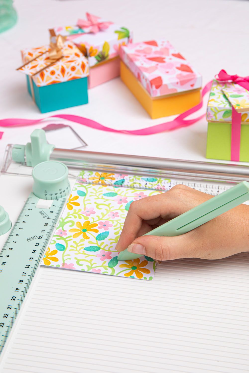 666531 - Sizzix • Layered Stencils A6 Lacey 4pcs - maski kwiaty