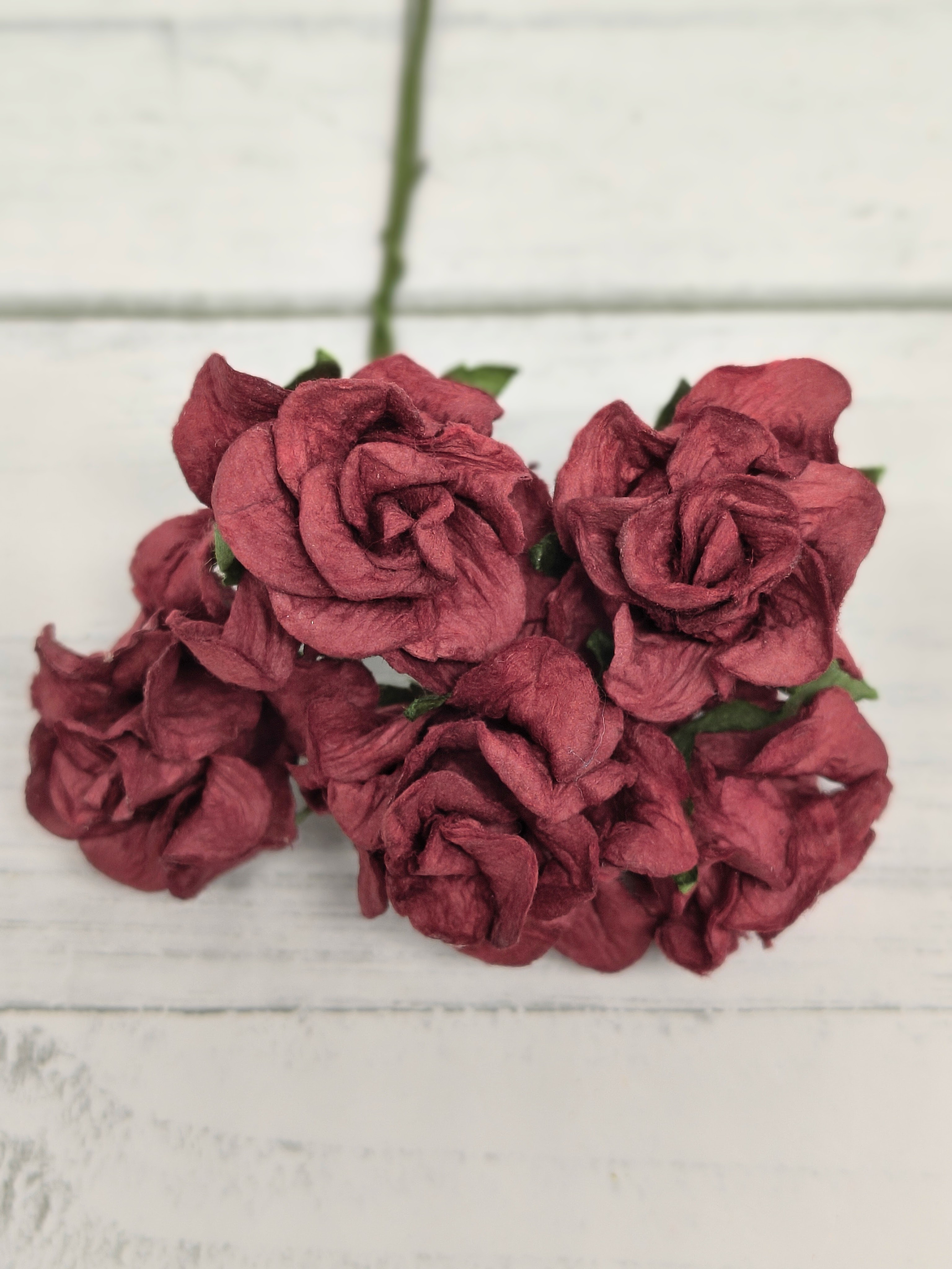 CF-G2-2 Papierowe róże Curly Flowers I am Roses - BURGUNDY-bordo pęczek 5 szt