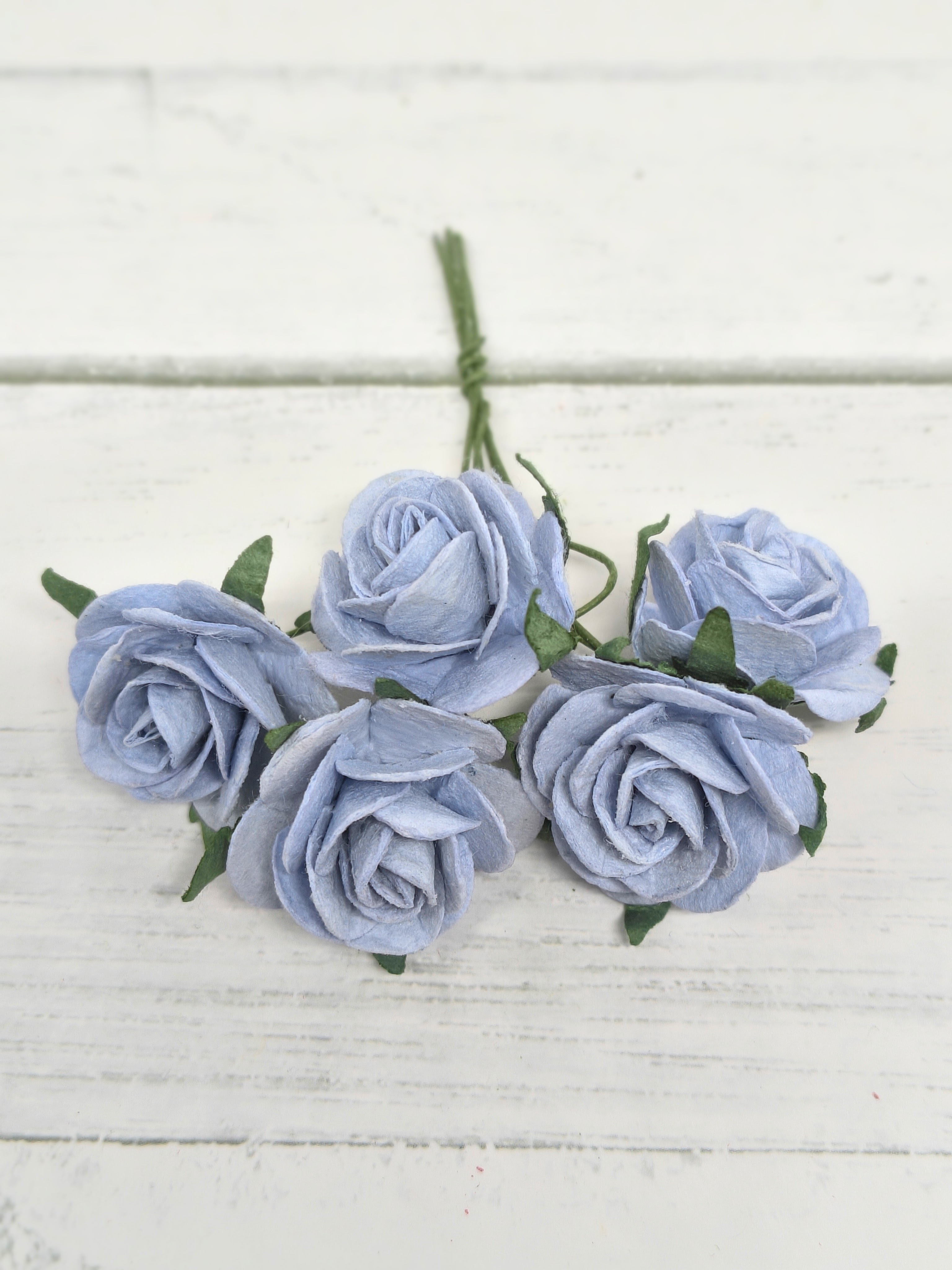 OR-R6-3 Papierowe różyczki Open Roses I am Roses-BABY BLUE- niebieski-pęczek 5 szt